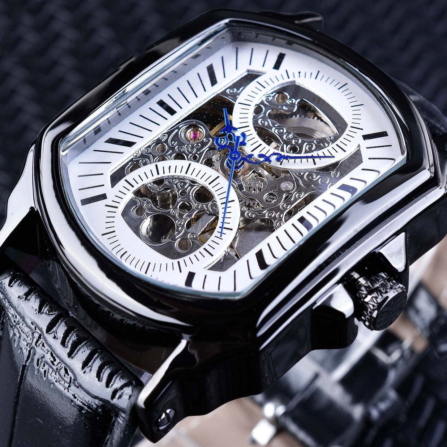 Reloj mecánico cuadrado